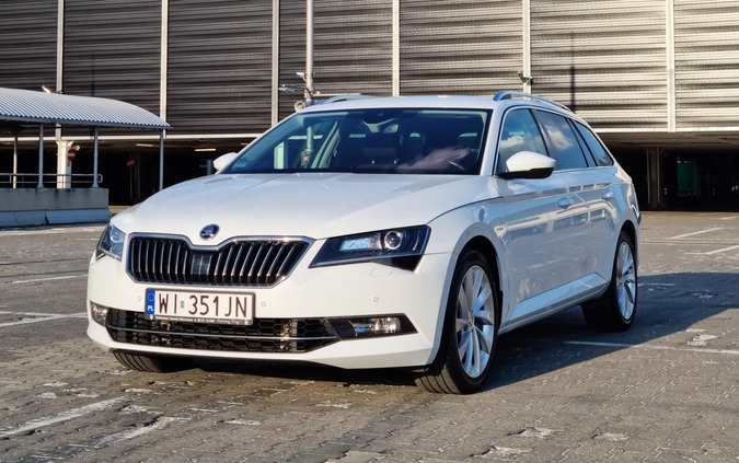 Skoda Superb cena 121900 przebieg: 66369, rok produkcji 2018 z Warszawa małe 742